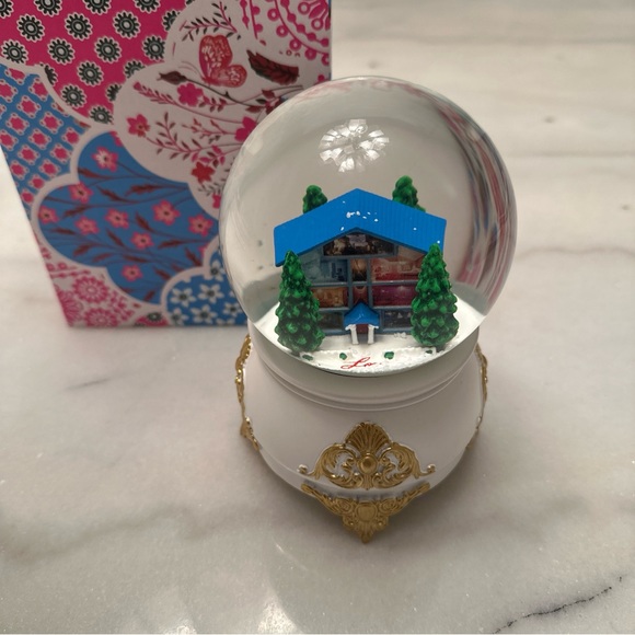 NEW Taylor Swift Lover House Snow Globe - Picture 4 of 12